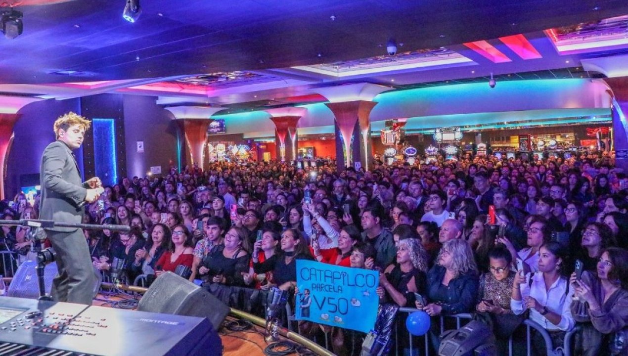 /local/orgullo-de-taltal-bray-on-deslumbro-copiapo-con-su-tributo-a-luis-miguel