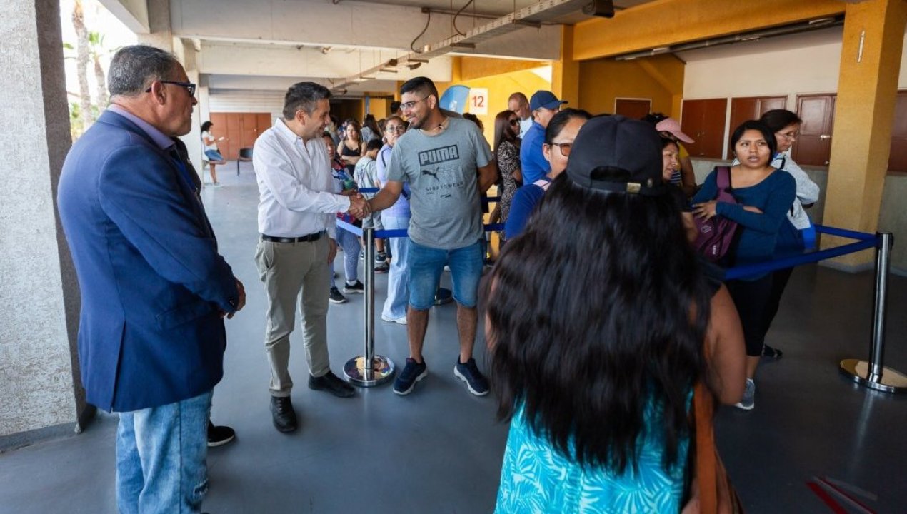 /exito-en-inscripciones-para-el-plan-masivo-de-natacion-en-arica-se