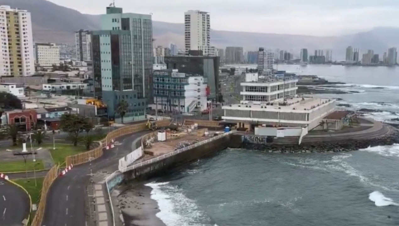 /actualidad/comienza-evacuacion-en-zonas-costeras-de-chile-tras-alerta-de-tsunami-por