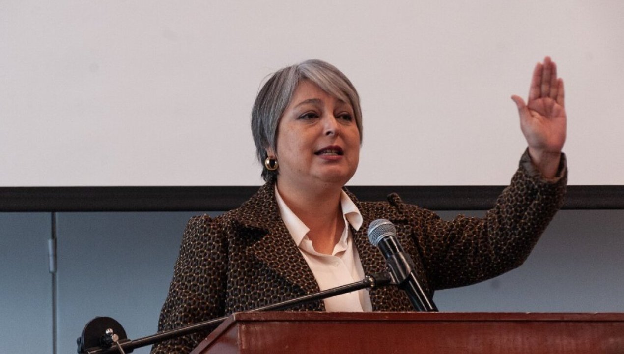 /actualidad/jeannette-jara-sorprende-con-programa-promete-ingreso-vital-pero-omite-el
