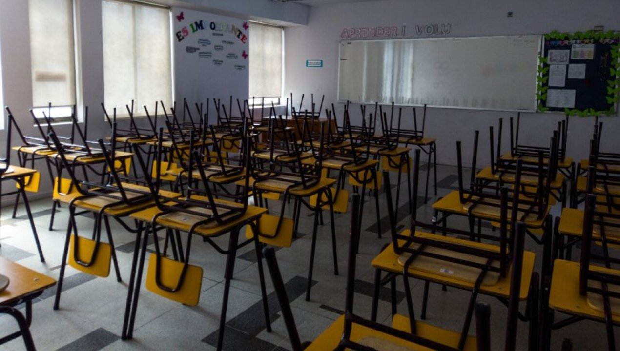 /regionales/region-de-coquimbo/denuncian-pelea-entre-alumnos-en-plena-clase-con-profesor-actuando-como