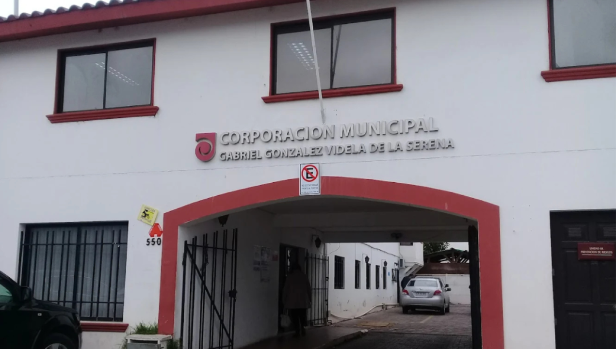 /regionales/region-de-coquimbo/la-serena-detecta-95-funcionarios-fantasmas-en-su-corporacion-municipal