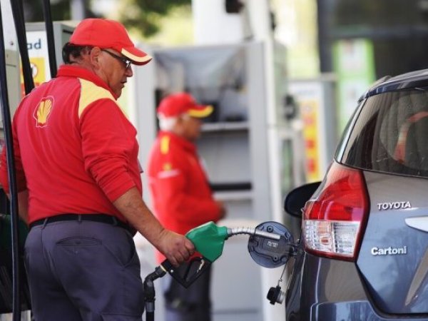 ENAP anuncia nuevas alzas en bencinas y fuerte aumento en parafina