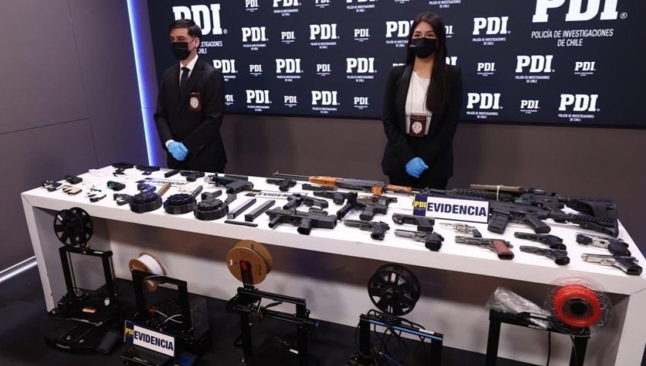 /carabinera-y-un-militar-eran-el-vinculo-con-una-red-de-trafico-de-armas
