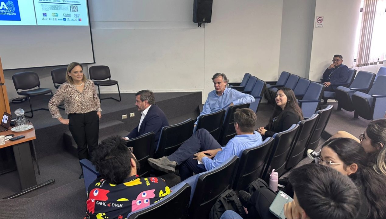 /universidad-de-antofagasta-y-autoridades-abordan-formacion-de-oncologos-en